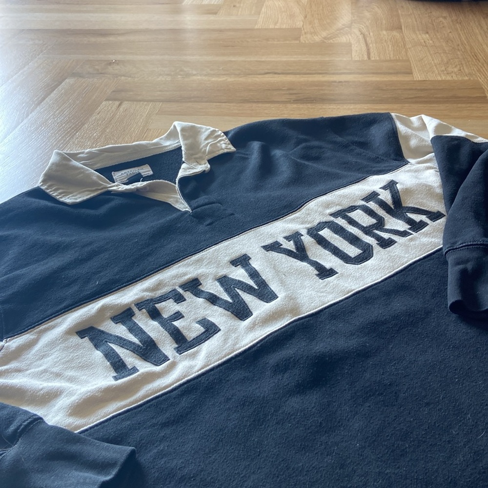 AE Women’s Oversized NY Polo Fleece Sweatshirt - Picture 4 of 8